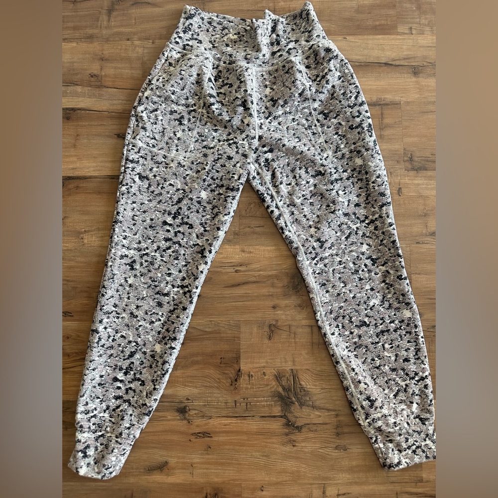 Athleta Salutation Jogger - Medium